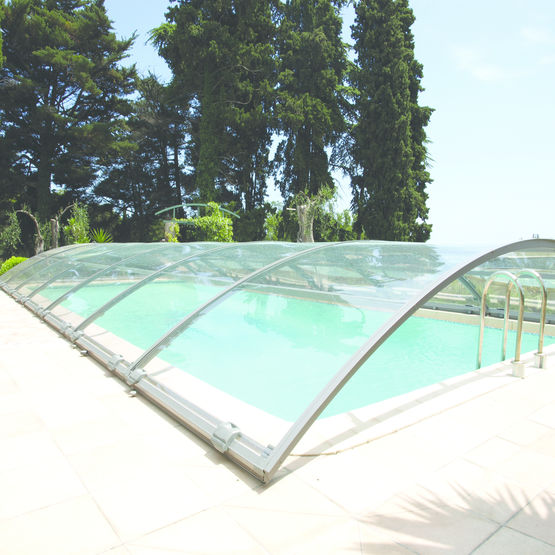 Couverture piscine innovante avec terrasse intégrée - Rénoval
