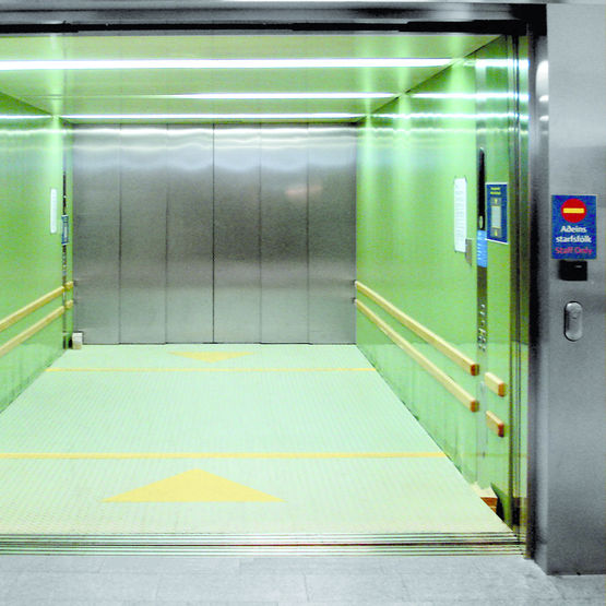 Ascenseur grand trafic pour charges jusqu&#039;à 5 000 kg | TransSys