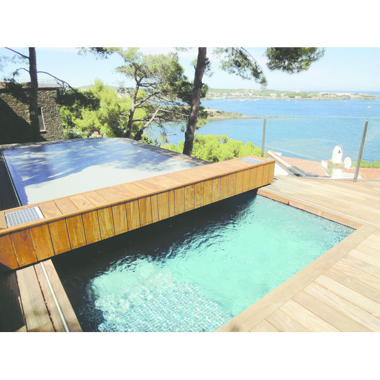 Coverseal : Couverture piscine à moteur solaire - Batiproduits