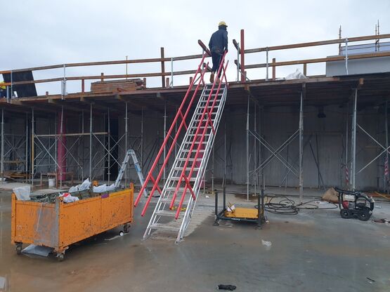  Escalier de talus en aluminium pour accès aux chantiers - Echelles