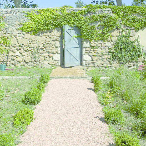 Décoration jardin avec gravier, sable & galets près de Eguilles, Alleins,  Aureille, Aurons, Belcodene - Carriere Vila