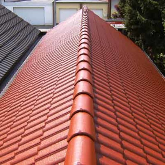 Hydrofuge coloré en phase aqueuse pour amélioration des toitures