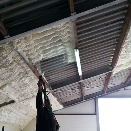 Construction métallique aluminium mousse polyuréthane isolation acoustique  thermique de toit Rouleau de carte - Chine Isolation en mousse, matériau d'isolation  thermique