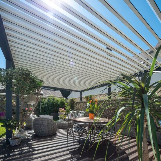 Nouvelle Pergola Bioclimatique Aluminium et fermetures latérales