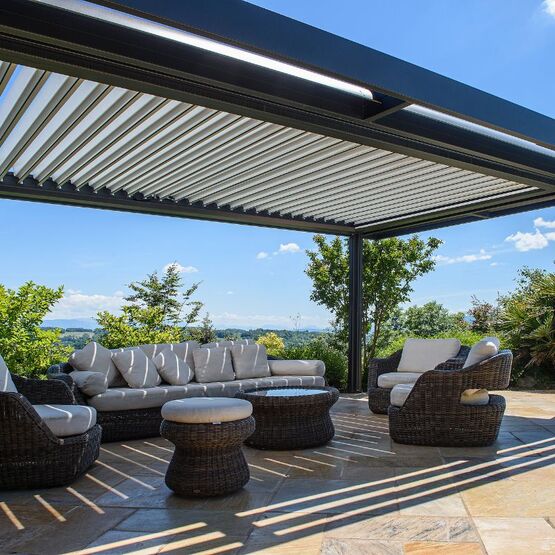  Nouvelle Pergola Bioclimatique Aluminium et fermetures latérales - Pergolas