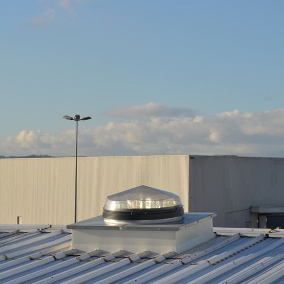 Solin toiture relief élevé - puits de lumière à monter sur cadre