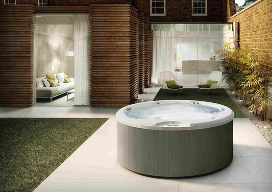 Spa 5 places à usage intensif | ALIMIA - produit présenté par JACUZZI FRANCE