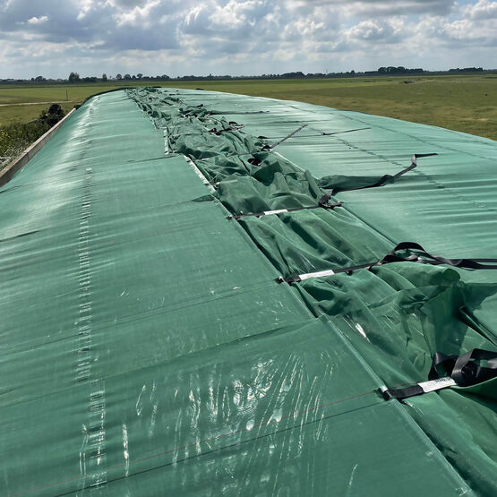 Système manuel de couverture de silo | Silage Safe  - produit présenté par CBS BETON NV