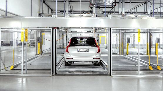  Système semi-automatique de stationnement pour automobiles | COMBILIFT 551 - Plate-forme de superposition pour véhicules