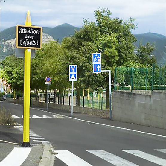 TOTEM FIBRE DE SIGNALISATION 